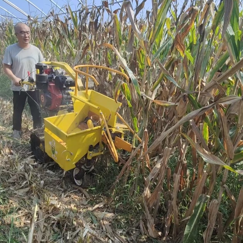 Combine Harvester Mini - 低価格ミニファーム用コーンハーベスター販売中（スイートコーンと複合収穫用）
